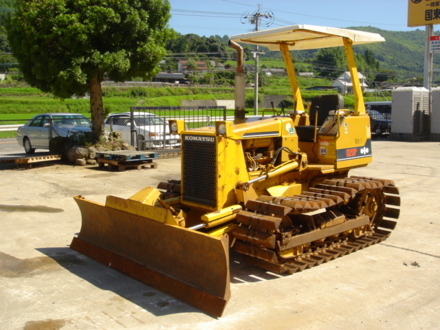 中古建設機械 中古 コマツ KOMATSU ブルドーザ  D20P-6