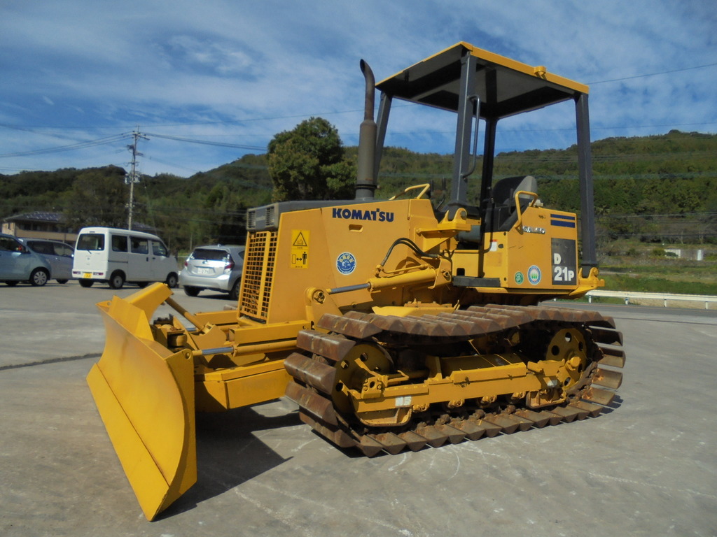 中古建設機械 中古 コマツ KOMATSU ブルドーザ  D21P-8