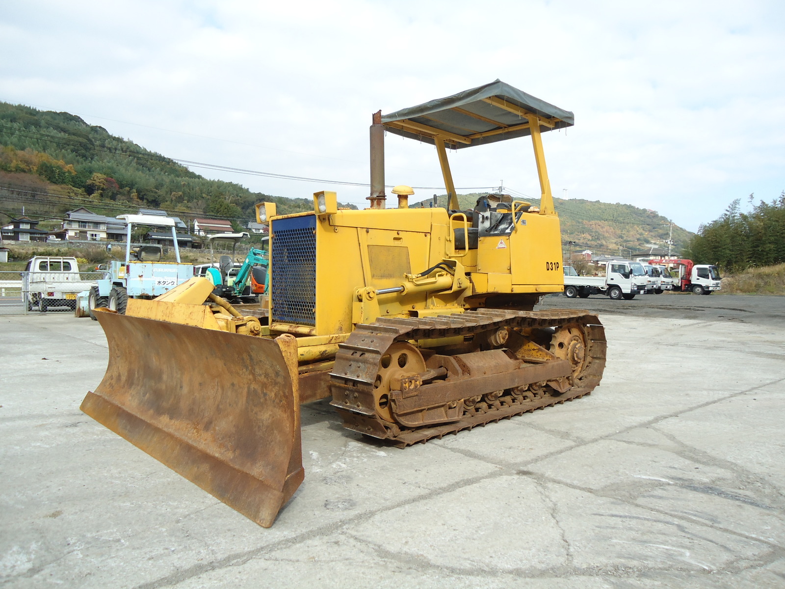 中古建設機械 中古 コマツ KOMATSU ブルドーザ  D31P-18