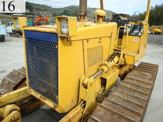 中古建設機械 中古 コマツ KOMATSU ブルドーザ  D31P-18