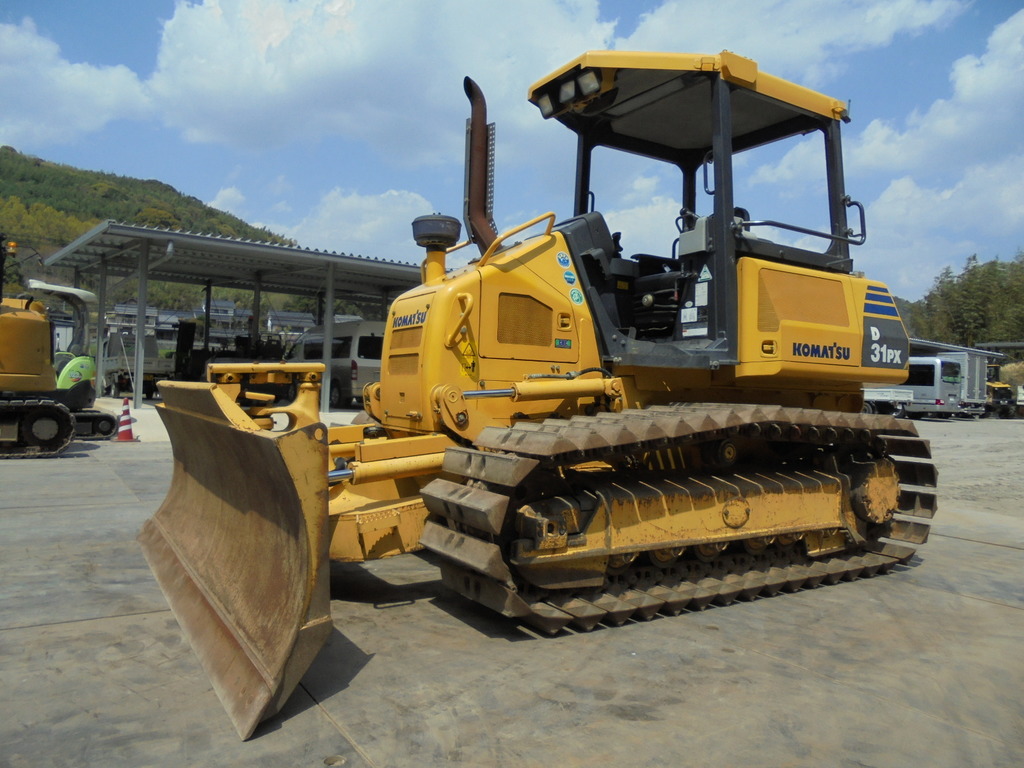 中古建設機械 中古 コマツ KOMATSU ブルドーザ  D31PX-22