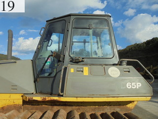 中古建設機械 中古 コマツ KOMATSU ブルドーザ  D65P-12E