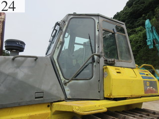 中古建設機械 中古 コマツ KOMATSU ブルドーザ  D65P-12