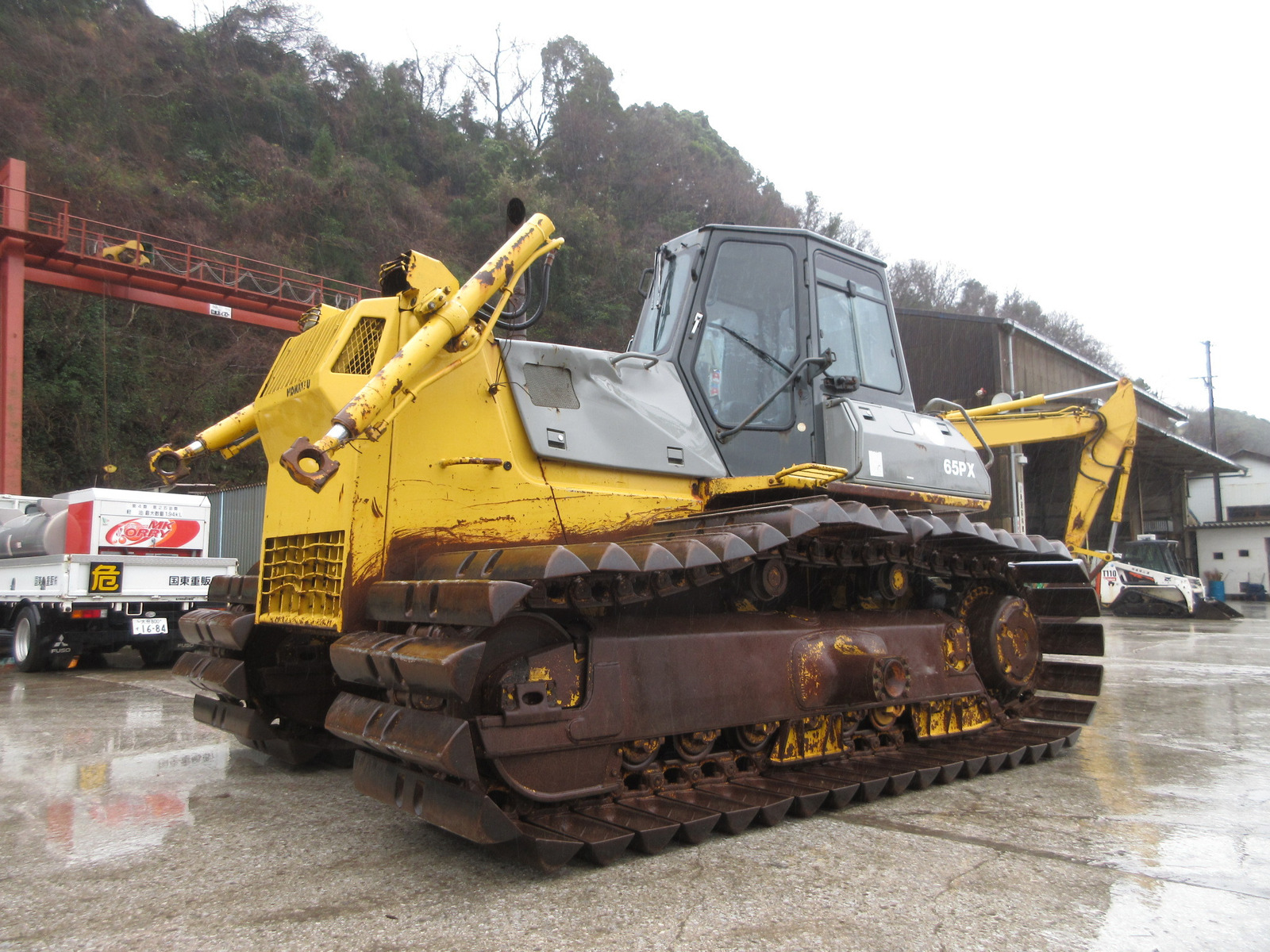 中古建設機械 中古 コマツ KOMATSU ブルドーザ  D65PX-12E