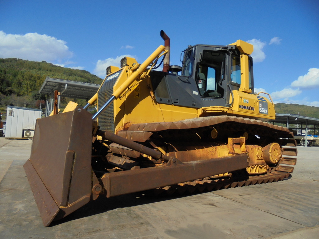 中古建設機械 中古 コマツ KOMATSU ブルドーザ  D65PX-15E0