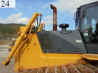 中古建設機械 中古 コマツ KOMATSU ブルドーザ  D65PX-15E0