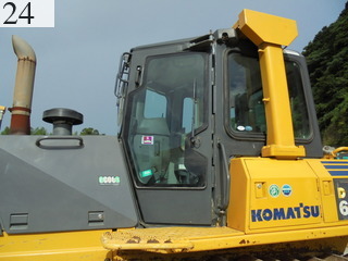 中古建設機械 中古 コマツ KOMATSU ブルドーザ  D65PX-15E0