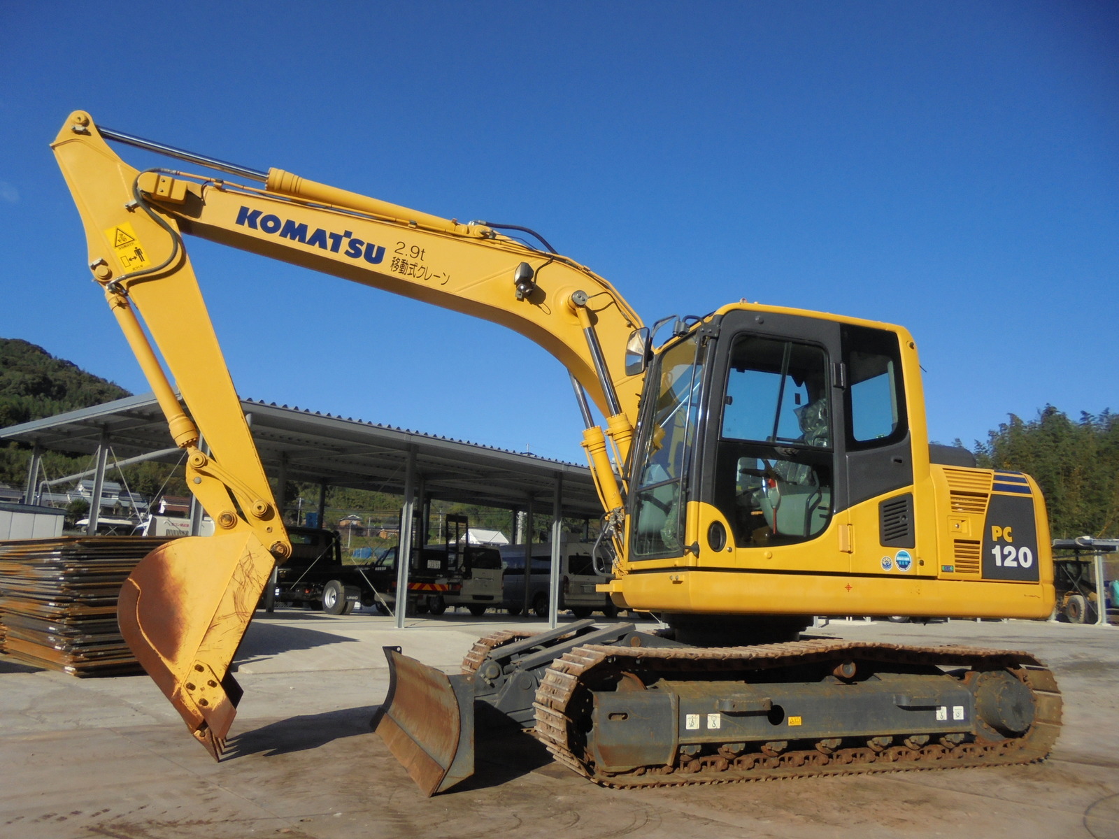 中古建設機械 中古 コマツ KOMATSU 油圧ショベル・バックホー ０．４－０．５立米 PC120-8