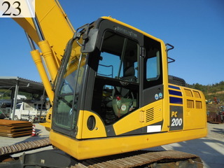 中古建設機械 中古 コマツ KOMATSU 油圧ショベル・バックホー ０．７－０．９立米 PC200-10