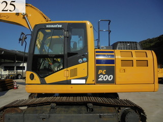 中古建設機械 中古 コマツ KOMATSU 油圧ショベル・バックホー ０．７－０．９立米 PC200-10