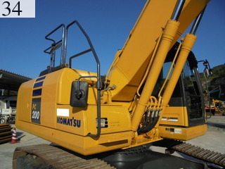 中古建設機械 中古 コマツ KOMATSU 油圧ショベル・バックホー ０．７－０．９立米 PC200-10