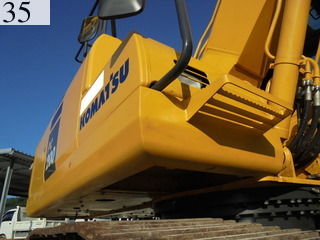 中古建設機械 中古 コマツ KOMATSU 油圧ショベル・バックホー ０．７－０．９立米 PC200-10