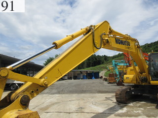 中古建設機械 中古 コマツ KOMATSU 油圧ショベル・バックホー ０．７－０．９立米 PC200-10