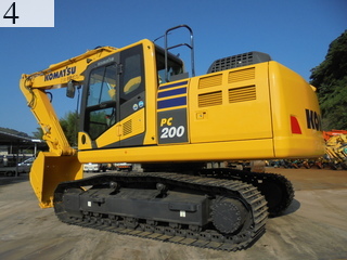 中古建設機械 中古 コマツ KOMATSU 油圧ショベル・バックホー ０．７－０．９立米 PC200-10