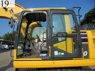 中古建設機械 中古 コマツ KOMATSU 油圧ショベル・バックホー ０．７－０．９立米 PC200-10