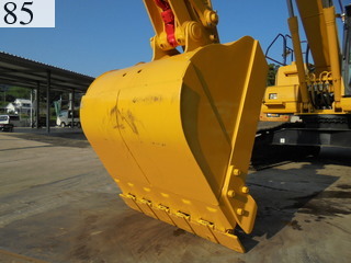 中古建設機械 中古 コマツ KOMATSU 油圧ショベル・バックホー ０．７－０．９立米 PC200-10