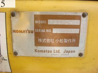 中古建設機械 中古 コマツ KOMATSU 油圧ショベル・バックホー ０．７－０．９立米 PC200-6E