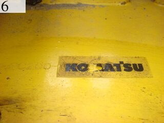 中古建設機械 中古 コマツ KOMATSU 油圧ショベル・バックホー ０．７－０．９立米 PC200-6E