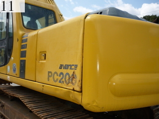 中古建設機械 中古 コマツ KOMATSU 油圧ショベル・バックホー ０．７－０．９立米 PC200-6E