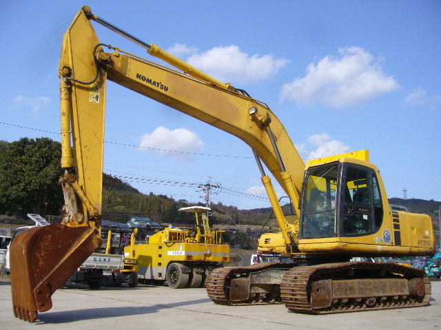 中古建設機械 中古 コマツ KOMATSU 油圧ショベル・バックホー ０．７－０．９立米 PC200-6E