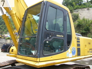 中古建設機械 中古 コマツ KOMATSU 油圧ショベル・バックホー ０．７－０．９立米 PC200-6E