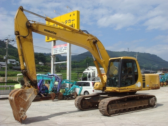 中古建設機械 中古 コマツ KOMATSU 油圧ショベル・バックホー ０．７－０．９立米 PC200-6