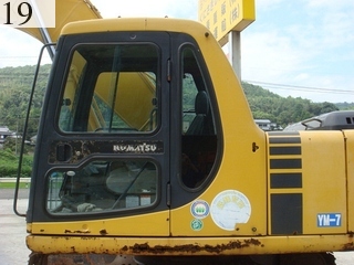 中古建設機械 中古 コマツ KOMATSU 油圧ショベル・バックホー ０．７－０．９立米 PC200-6