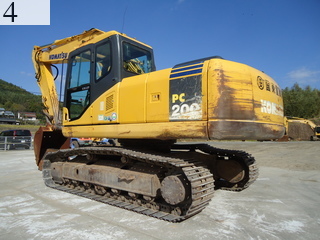 中古建設機械 中古 コマツ KOMATSU 油圧ショベル・バックホー ０．７－０．９立米 PC200-7