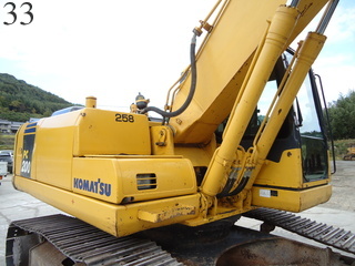 中古建設機械 中古 コマツ KOMATSU 油圧ショベル・バックホー ０．７－０．９立米 PC200-7