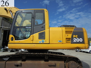 中古建設機械 中古 コマツ KOMATSU 油圧ショベル・バックホー ０．７－０．９立米 PC200-8N1