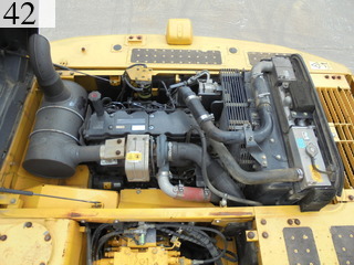 中古建設機械 中古 コマツ KOMATSU 油圧ショベル・バックホー ０．７－０．９立米 PC200-8N1