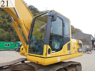 中古建設機械 中古 コマツ KOMATSU 油圧ショベル・バックホー ０．７－０．９立米 PC200-8N1