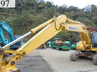 中古建設機械 中古 コマツ KOMATSU 油圧ショベル・バックホー ０．７－０．９立米 PC200-8N1