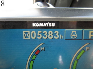 中古建設機械 中古 コマツ KOMATSU 油圧ショベル・バックホー ０．７－０．９立米 PC200LC-8N1