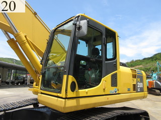 中古建設機械 中古 コマツ KOMATSU 油圧ショベル・バックホー ０．７－０．９立米 PC200LC-8N1