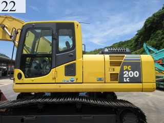 中古建設機械 中古 コマツ KOMATSU 油圧ショベル・バックホー ０．７－０．９立米 PC200LC-8N1