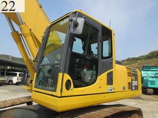 中古建設機械 中古 コマツ KOMATSU 油圧ショベル・バックホー ０．７－０．９立米 PC200LC-8N1