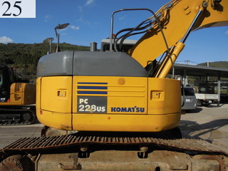 中古建設機械 中古 コマツ KOMATSU 油圧ショベル・バックホー ０．７－０．９立米 PC228US-3E0