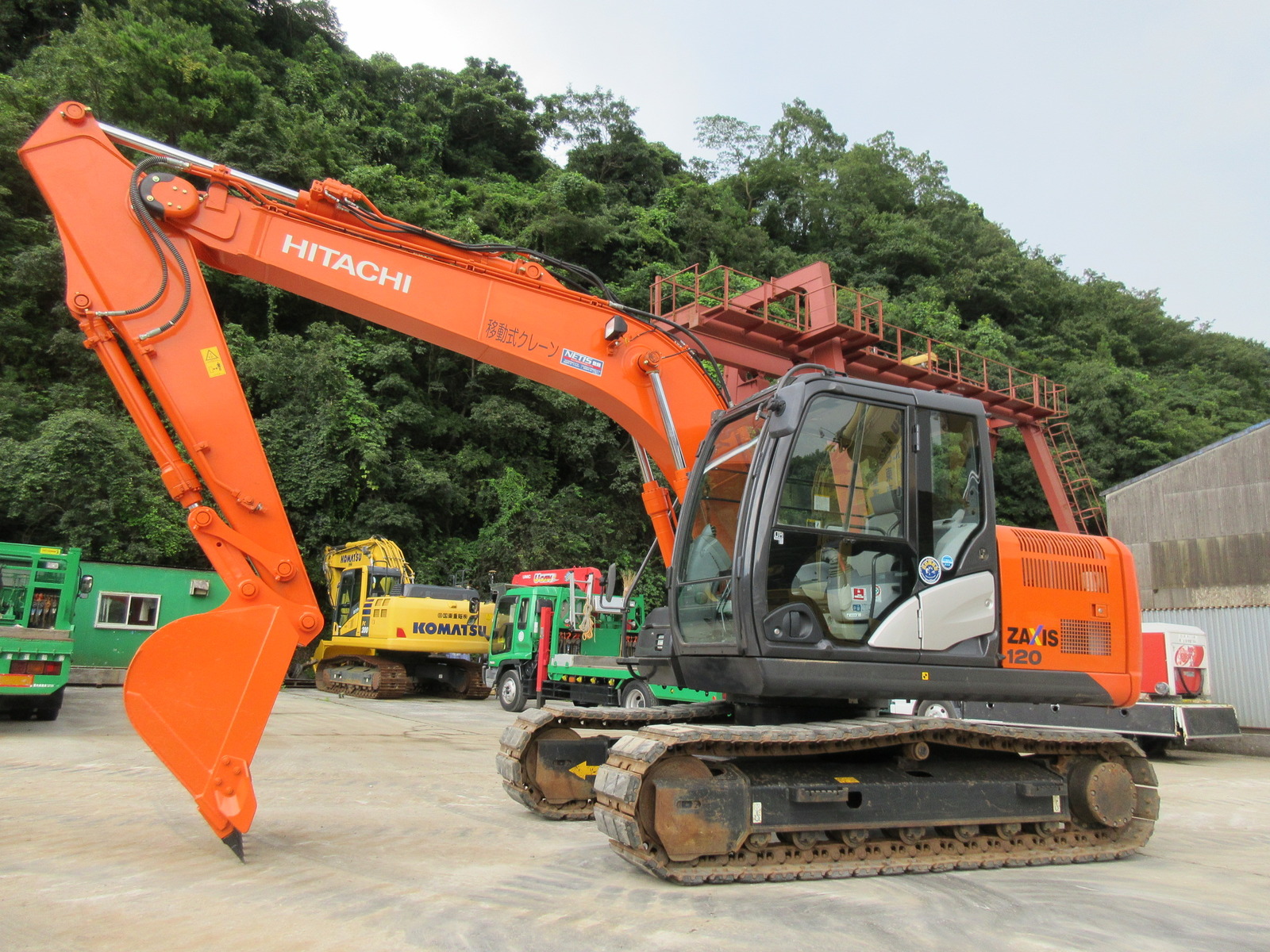 中古建設機械 中古 日立建機 HITACHI 油圧ショベル・バックホー ０．４－０．５立米 ZX120-5B