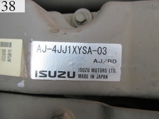 中古建設機械 中古 日立建機 HITACHI 油圧ショベル・バックホー ０．４－０．５立米 ZX135US-3