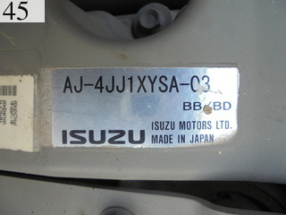 中古建設機械 中古 日立建機 HITACHI 油圧ショベル・バックホー ０．４－０．５立米 ZX135US-3