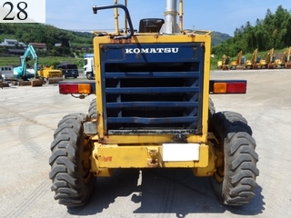 中古建設機械 中古 コマツ KOMATSU モーターグレーダー アーティキュレート式 GD405A-2