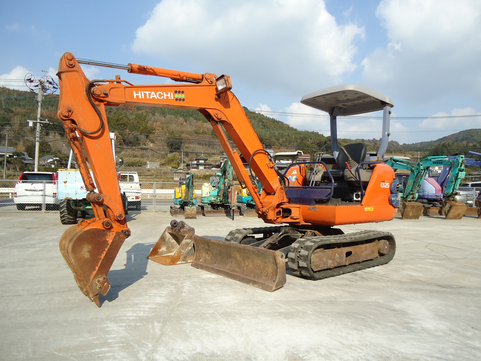 中古建設機械 中古 日立建機 HITACHI 油圧ショベル・バックホー ０．１立米以下 EX25-2