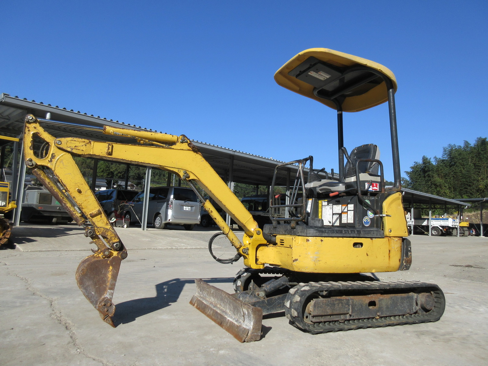 中古建設機械 中古 コマツ KOMATSU 油圧ショベル・バックホー ０．１立米以下 PC18MR-2