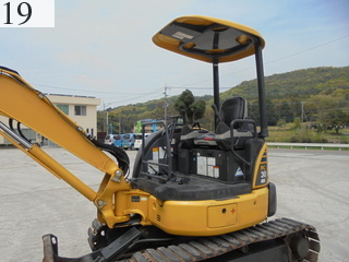 中古建設機械 中古 コマツ KOMATSU 油圧ショベル・バックホー ０．１立米以下 PC30MR-3