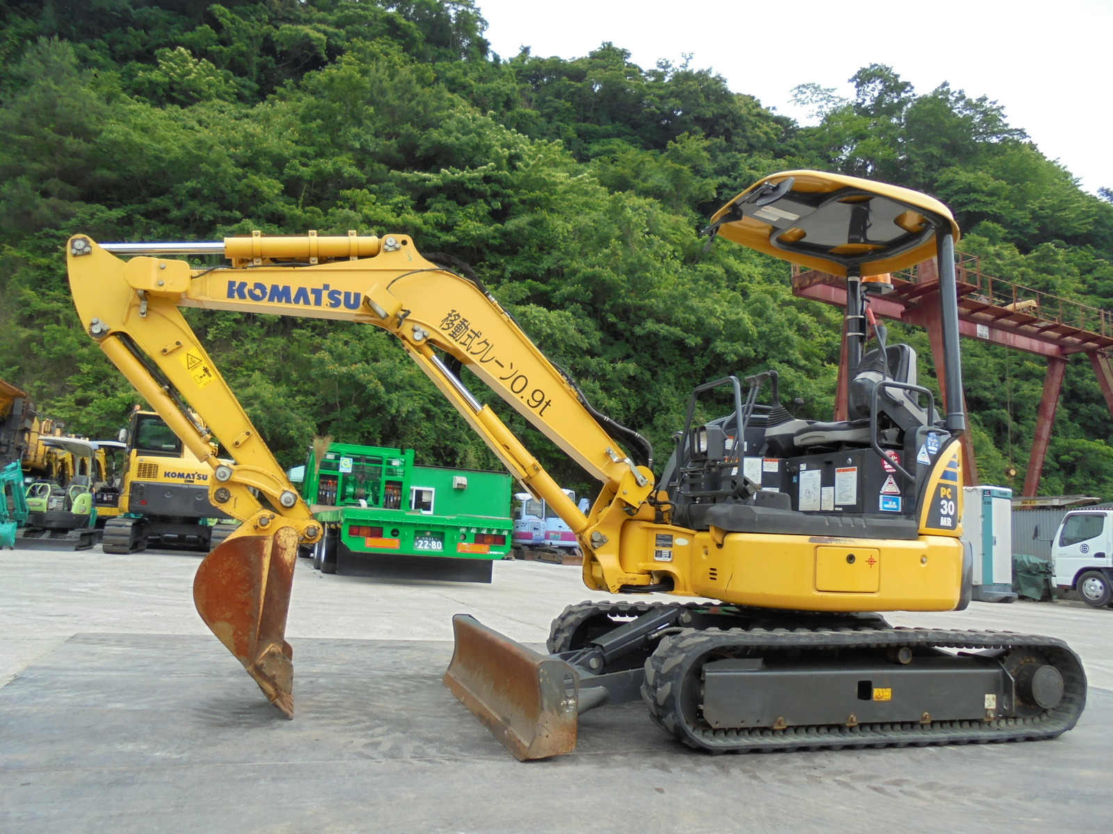 中古建設機械 中古 コマツ KOMATSU 油圧ショベル・バックホー ０．１立米以下 PC30MR-3