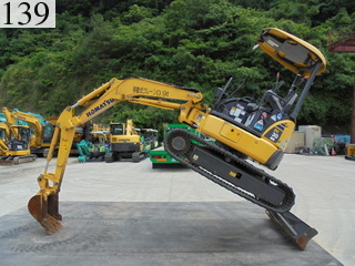 中古建設機械 中古 コマツ KOMATSU 油圧ショベル・バックホー ０．１立米以下 PC30MR-3