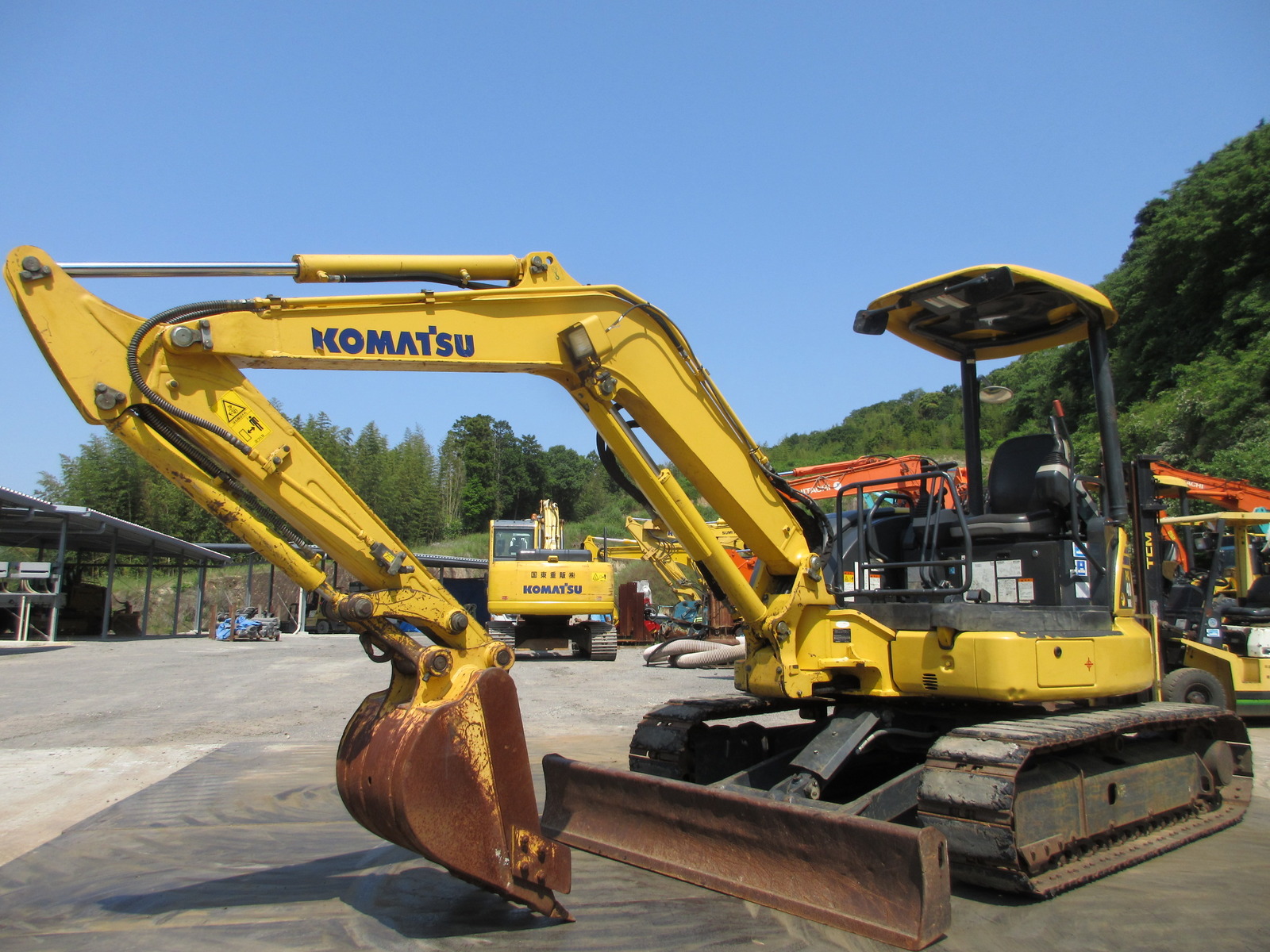 中古建設機械 中古 コマツ KOMATSU 油圧ショベル・バックホー ０．２－０．３立米 PC40MR-3