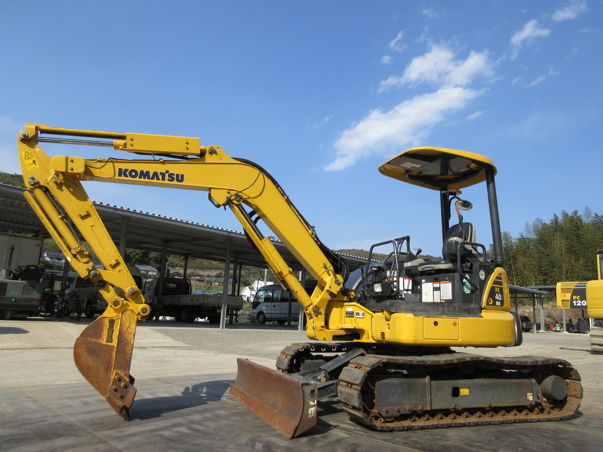 中古建設機械 中古 コマツ KOMATSU 油圧ショベル・バックホー ０．２－０．３立米 PC40MR-3