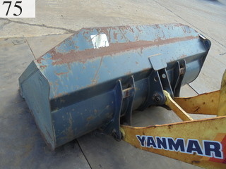 中古建設機械 中古 ヤンマーディーゼル YANMAR ホイール・ローダ １．０立米以下 V3-2